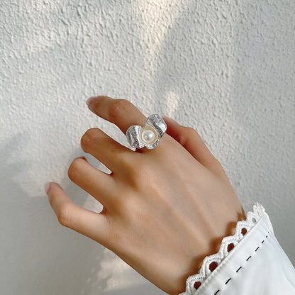 Pearl irregular flower ring