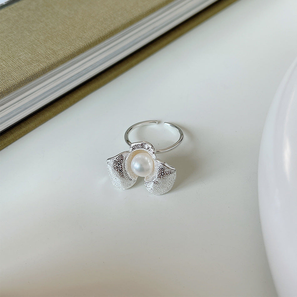 Pearl irregular flower ring