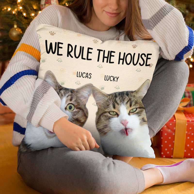 Custom Photo I Rule The House - Cat Personalized Custom Pillow - Gift For Pet Owners, Pet Lovers